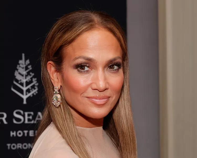 Jennifer Lopez Worth Early Life and Career Beginnings